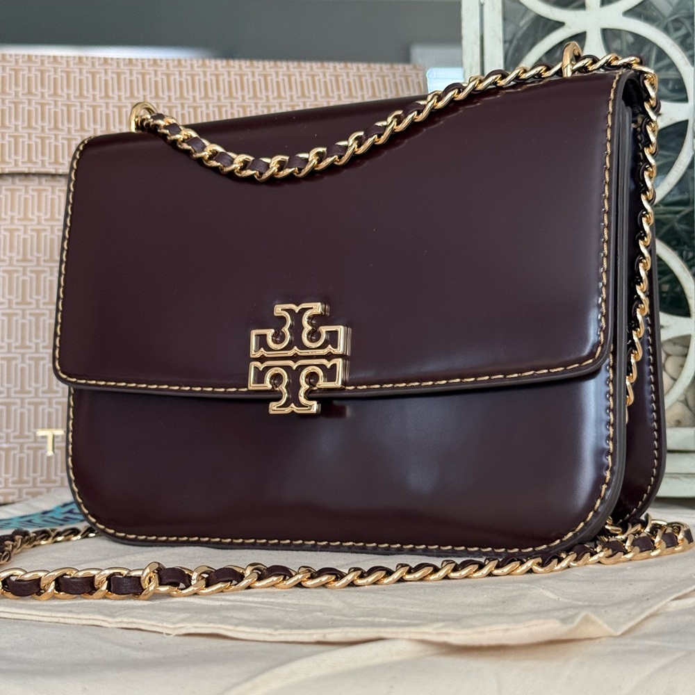 598+! New Tory Burch BRITTEN SMOOTH MEDIUM ADJUSTABLE SHOULDER BAG TEMPRANILLO - Picture 3 of 10